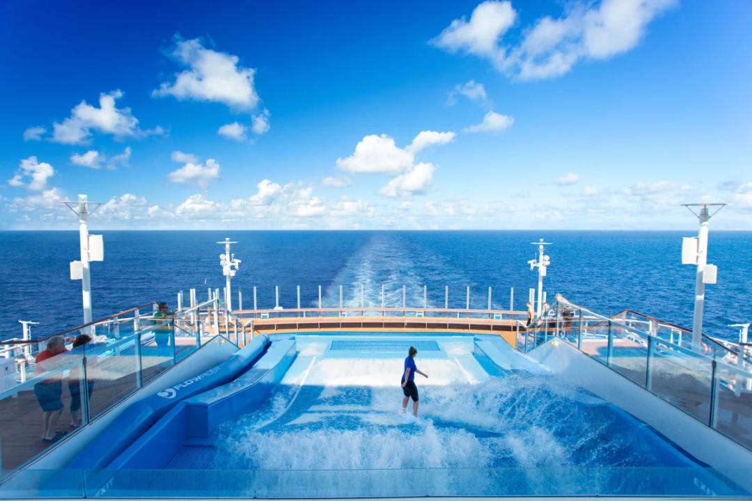 https://media.leisurecom.com/cruise/image-2026-01-13-19-31-23.webp